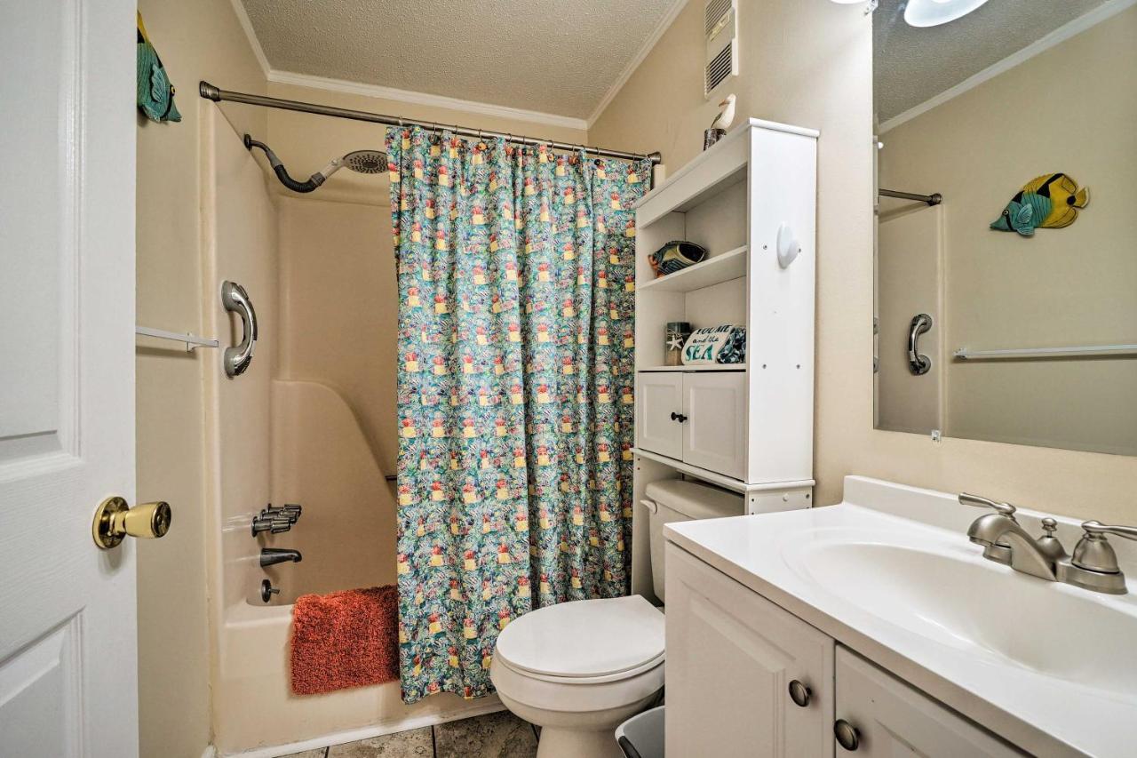 Apartamento Breezy Beach Retreat With 180-Degree Ocean Views! Carolina Beach Exterior foto